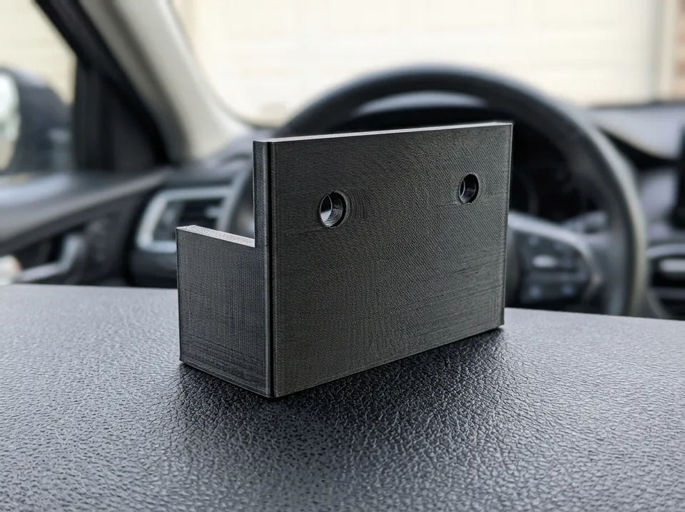 Soporte de accesorio para auto impreso en 3D en PETG (imagen ilustrativa)